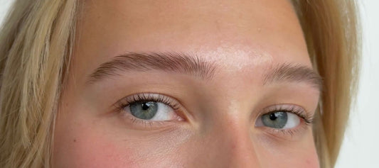 Wat is Naked Lamination? De minimalistische browtrend die salons verovert