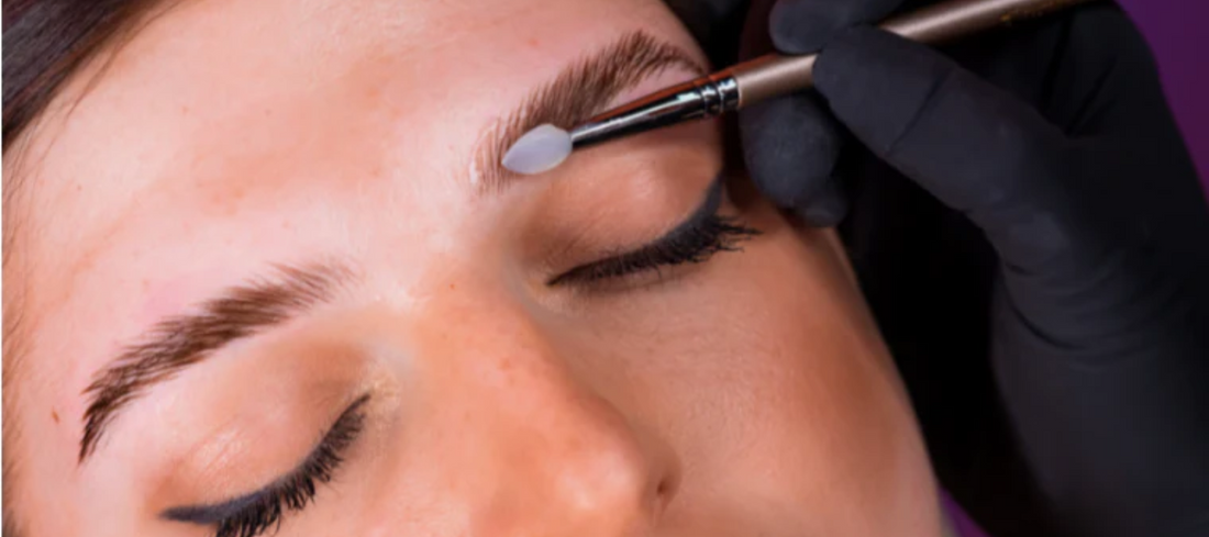 Hoe combineer je Brow Lamination & Airbrush Brows?