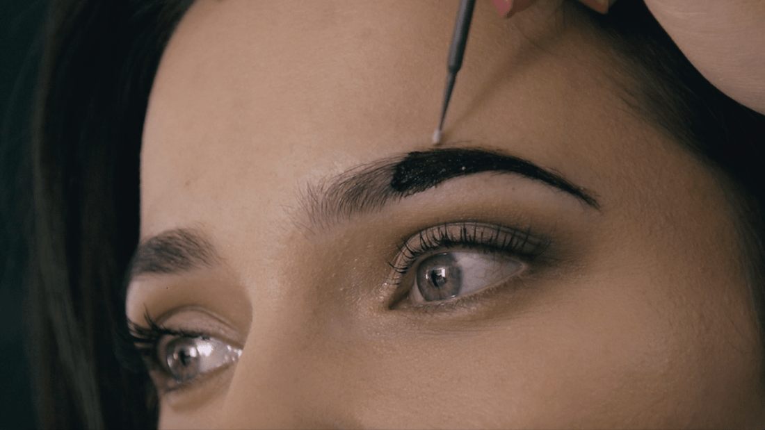 Waarom Henna Brows Trending zijn