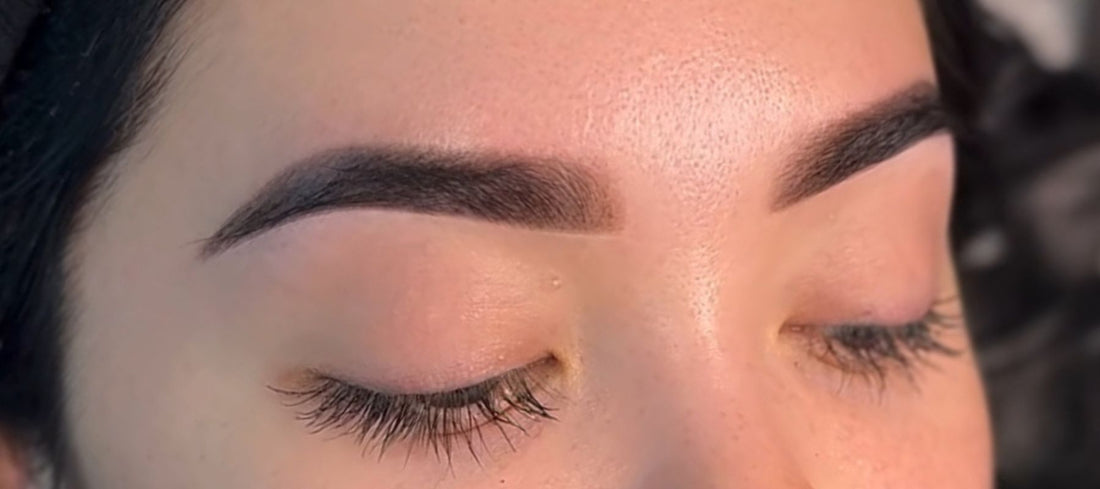 Brow Henna Problemen? Oorzaken & Oplossingen voor Wenkbrauwexperts