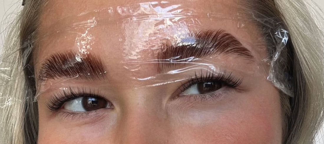 Brow Lamination voor verschillende haartypes: fijn, stug en krullend